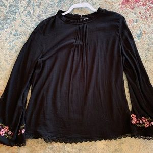 Women’s Long-Sleeved Blouse